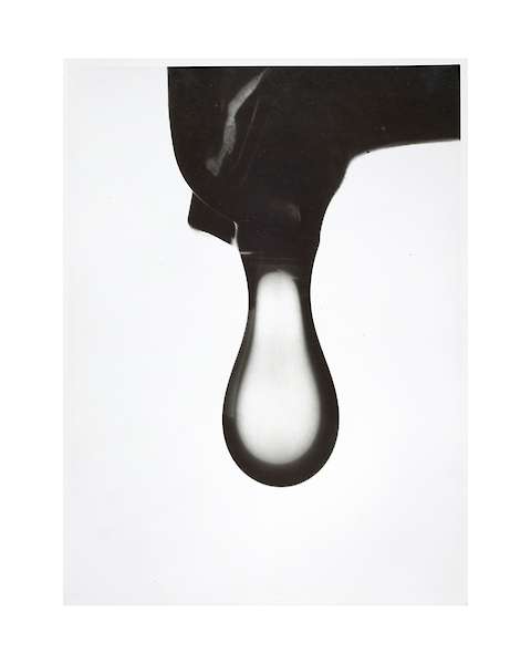 Wassertropfen, ca. 1953, Vintage ferrotyped gelatin silver print on Leonar paper, 24,2 x 18 cm